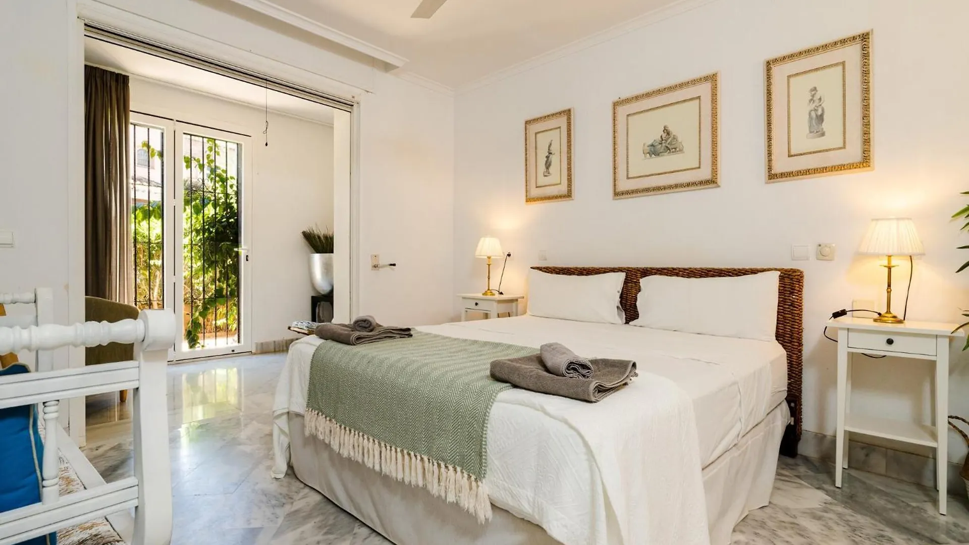 White Pearl Beach Elviria H1 Marbella 0*,  Spain