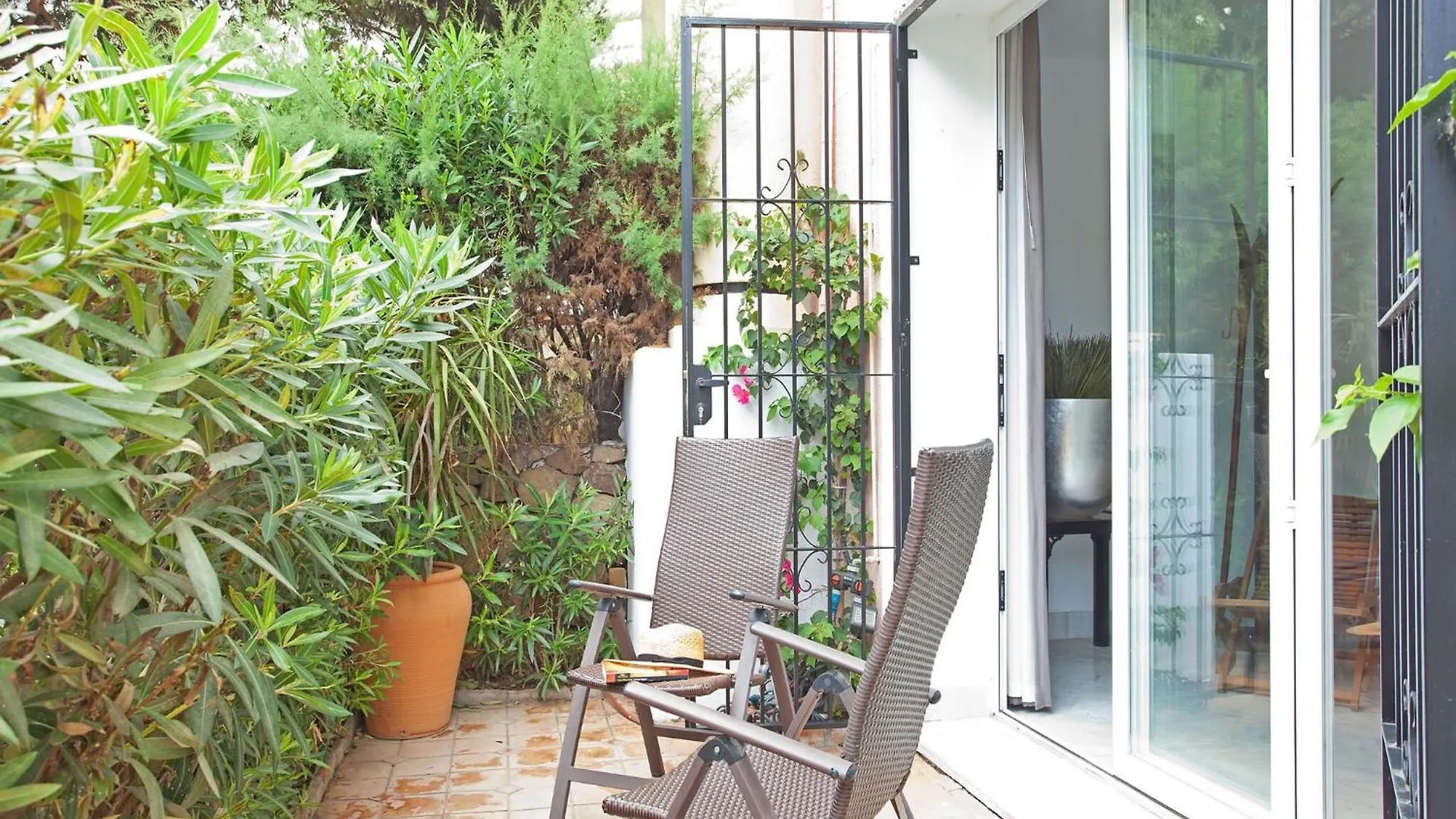 White Pearl Beach Elviria H1 Marbella Apartment