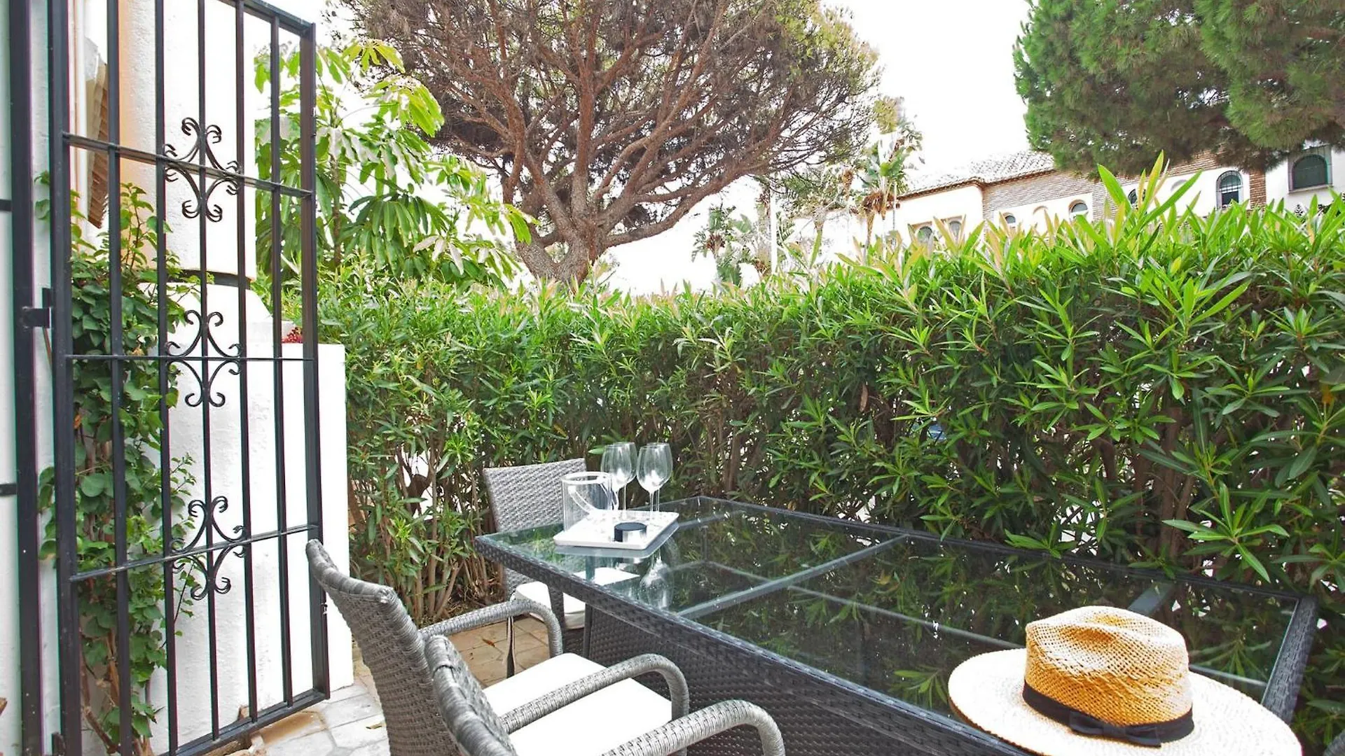White Pearl Beach Elviria H1 Marbella