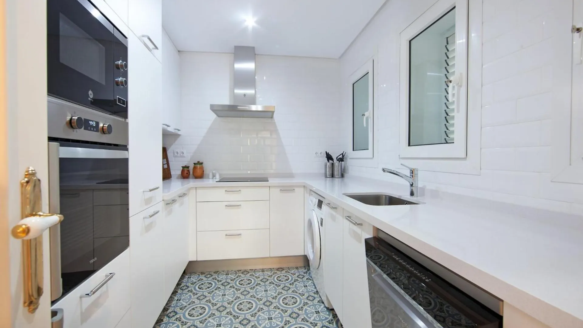 White Pearl Beach Elviria H1 Marbella