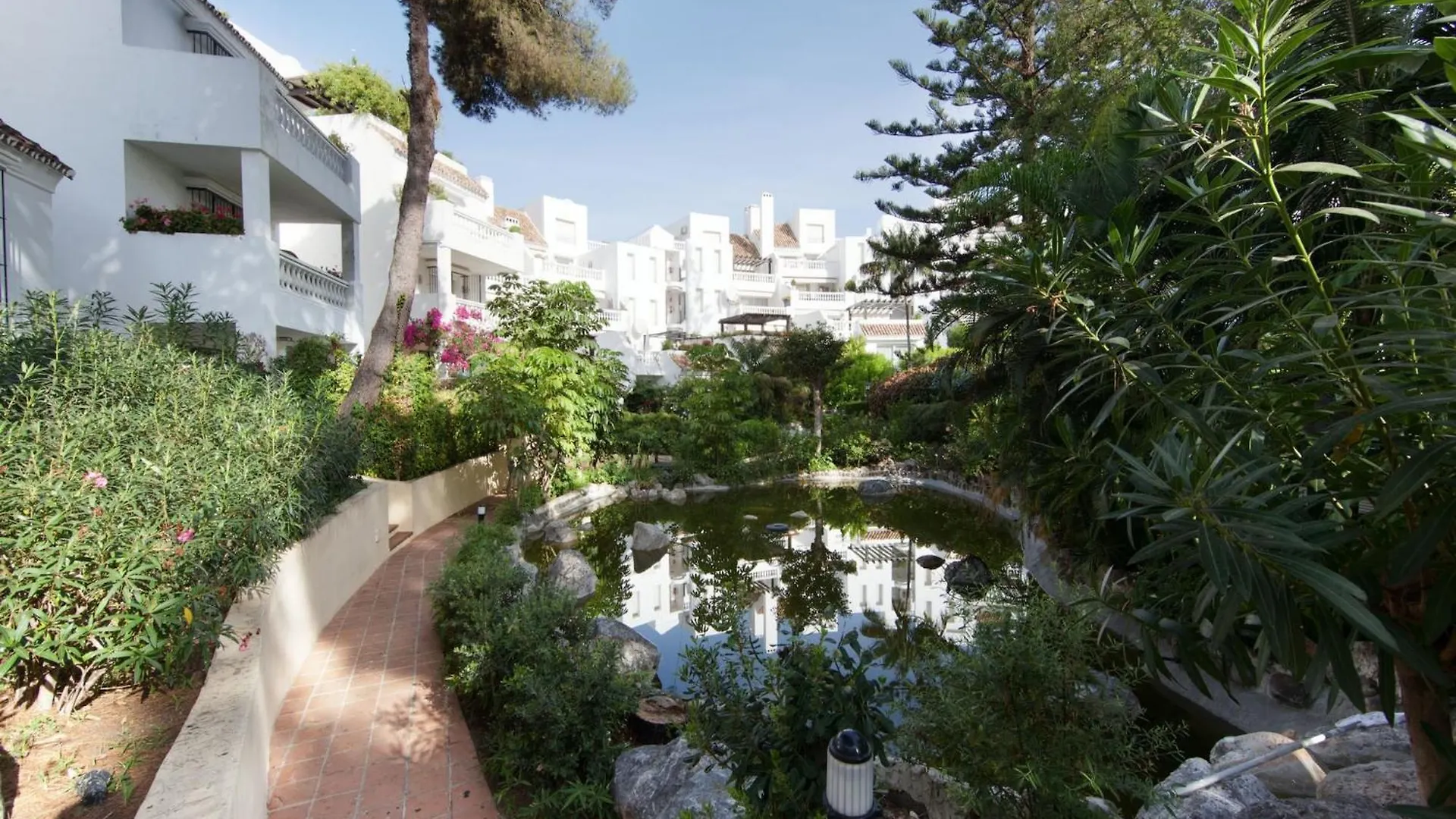Apartment White Pearl Beach Elviria H1 Marbella Spain