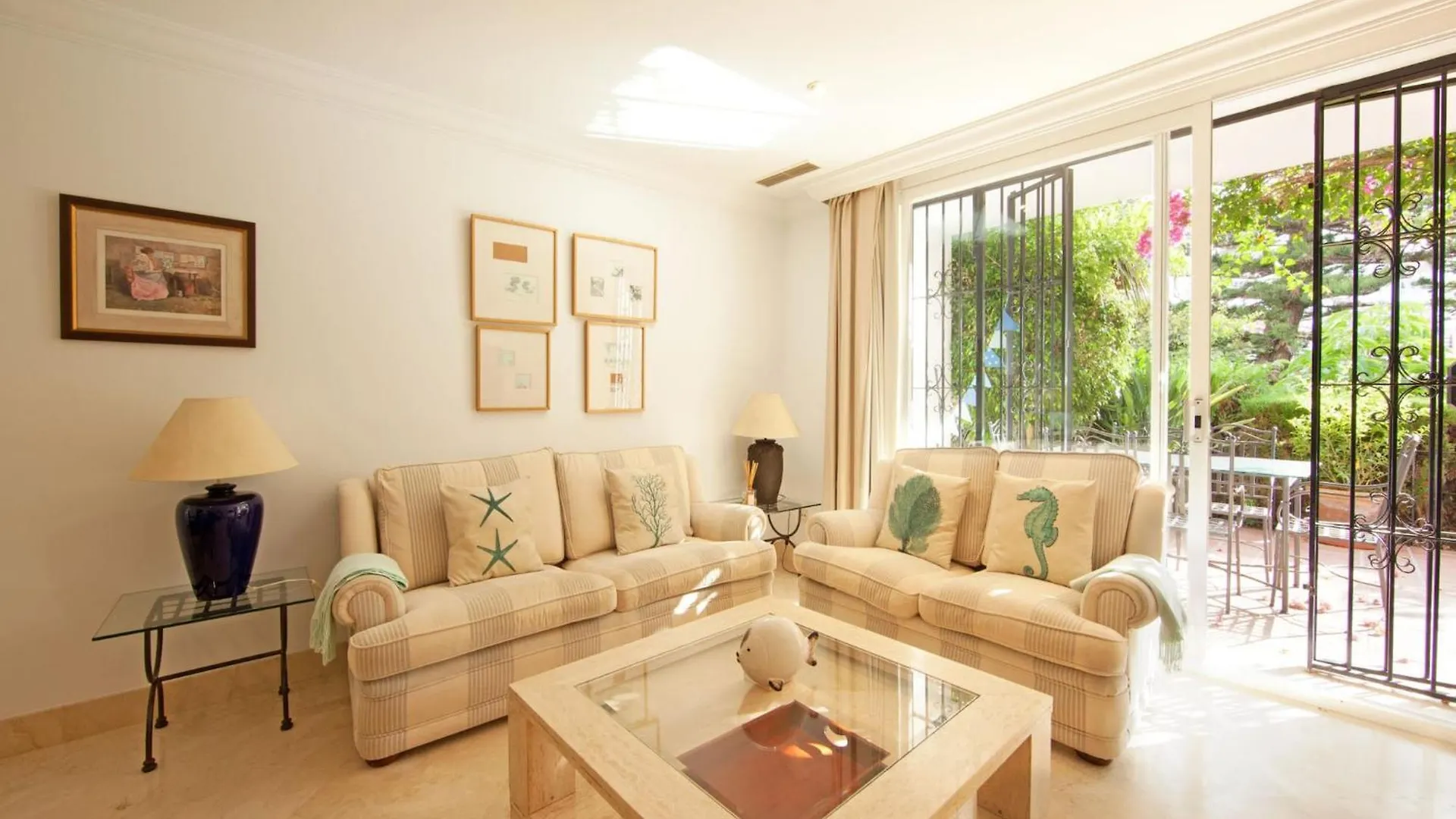 White Pearl Beach Elviria H1 Marbella 0*,