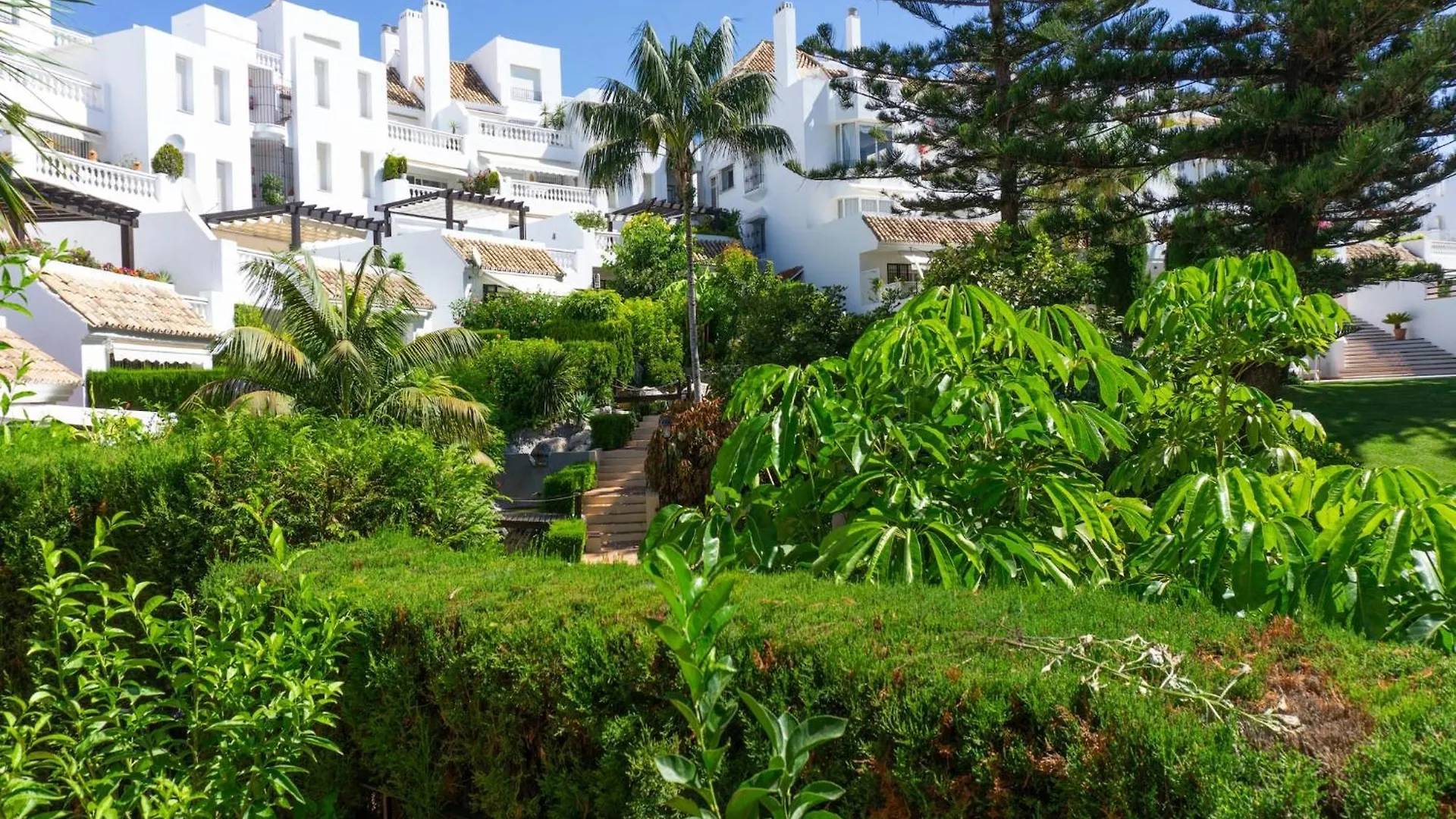 Apartment White Pearl Beach Elviria H1 Marbella