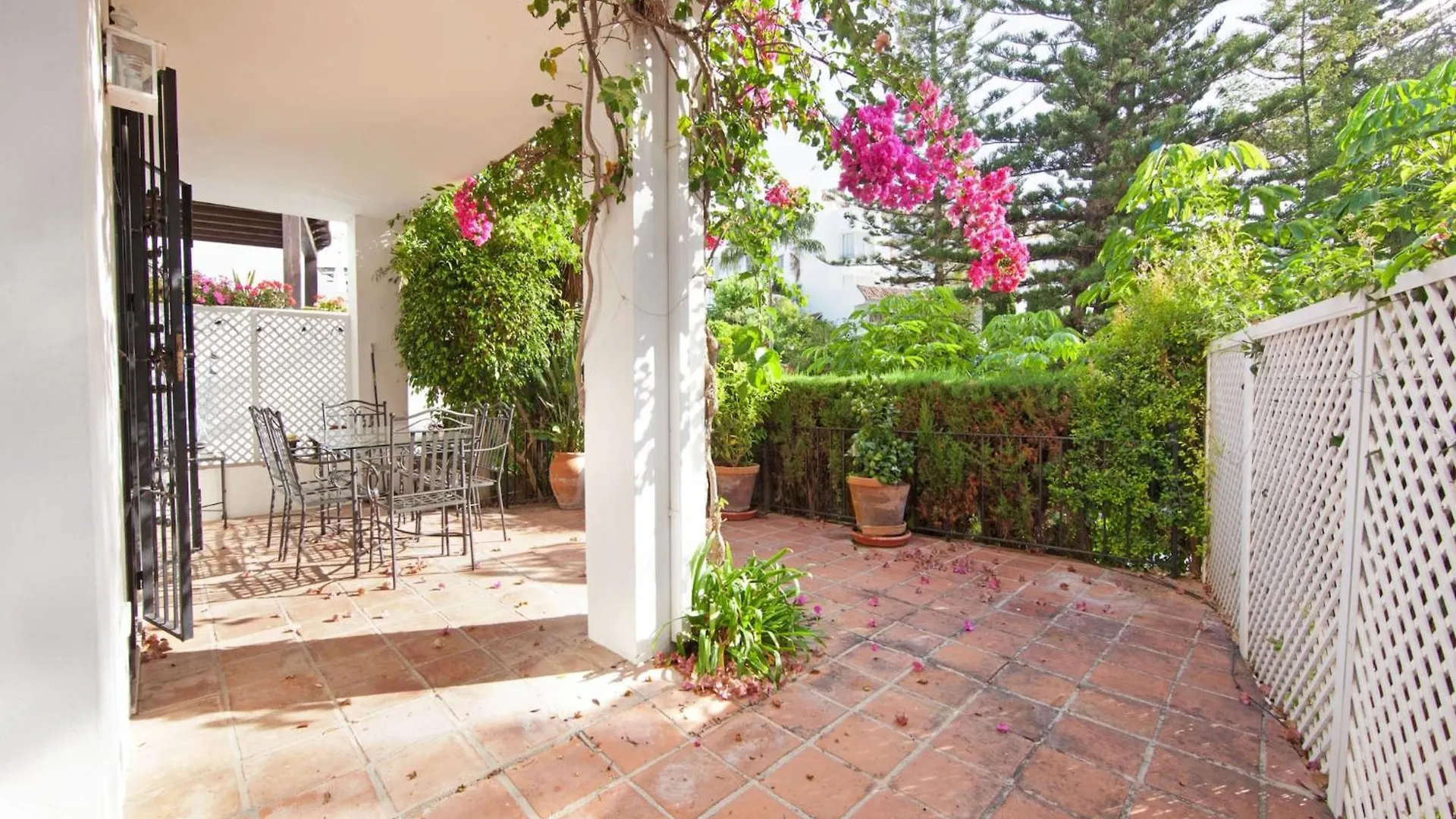 White Pearl Beach Elviria H1 Marbella Spain