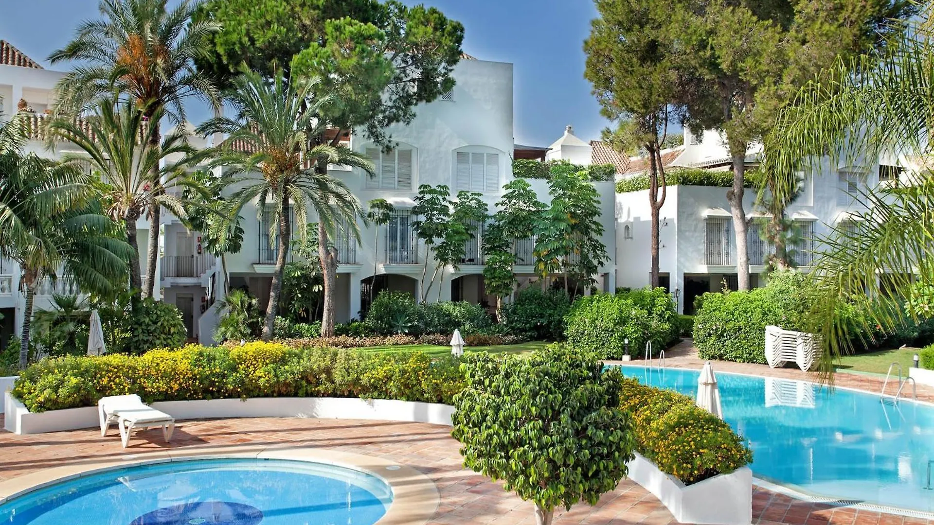 White Pearl Beach Elviria H1 Marbella 0*,  Spain
